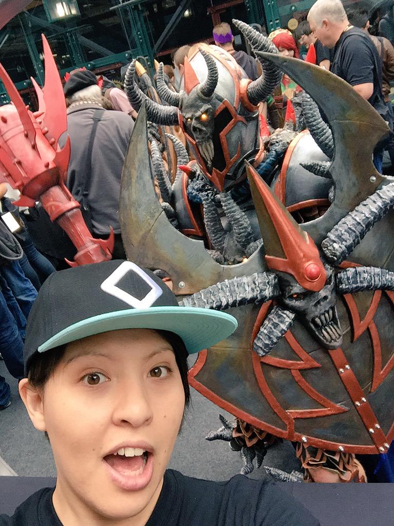 JagexChelle's tweet photo. Loved your cosplay @Teezkut! #RuneFest2015 http://t.co/oymxFEXBbl