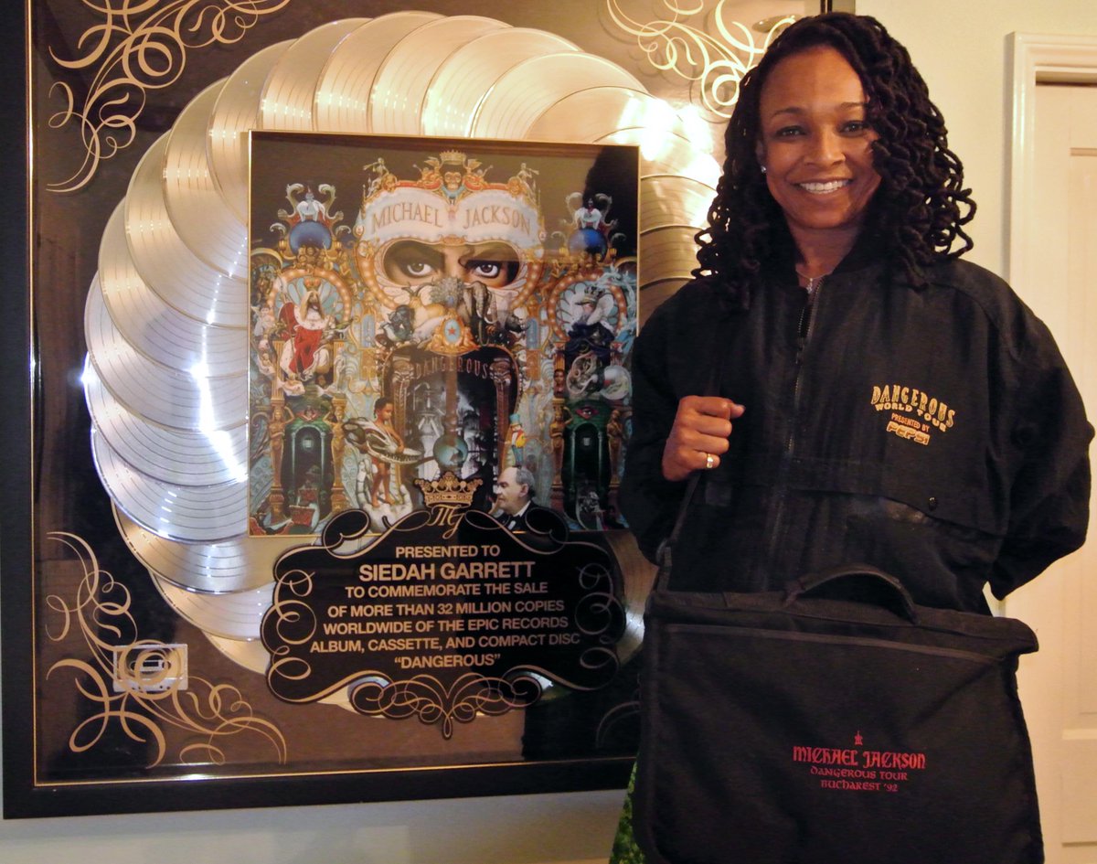 SIEDAHGARRETT's tweet photo. Want a chance to win my personal carrying bag from MJ's Dangerous World Tour, with my autograph? Details on the way! http://t.co/FHQuJOXnGN