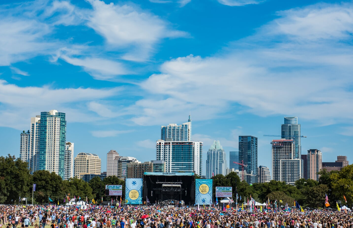 theAustinot tweet picture