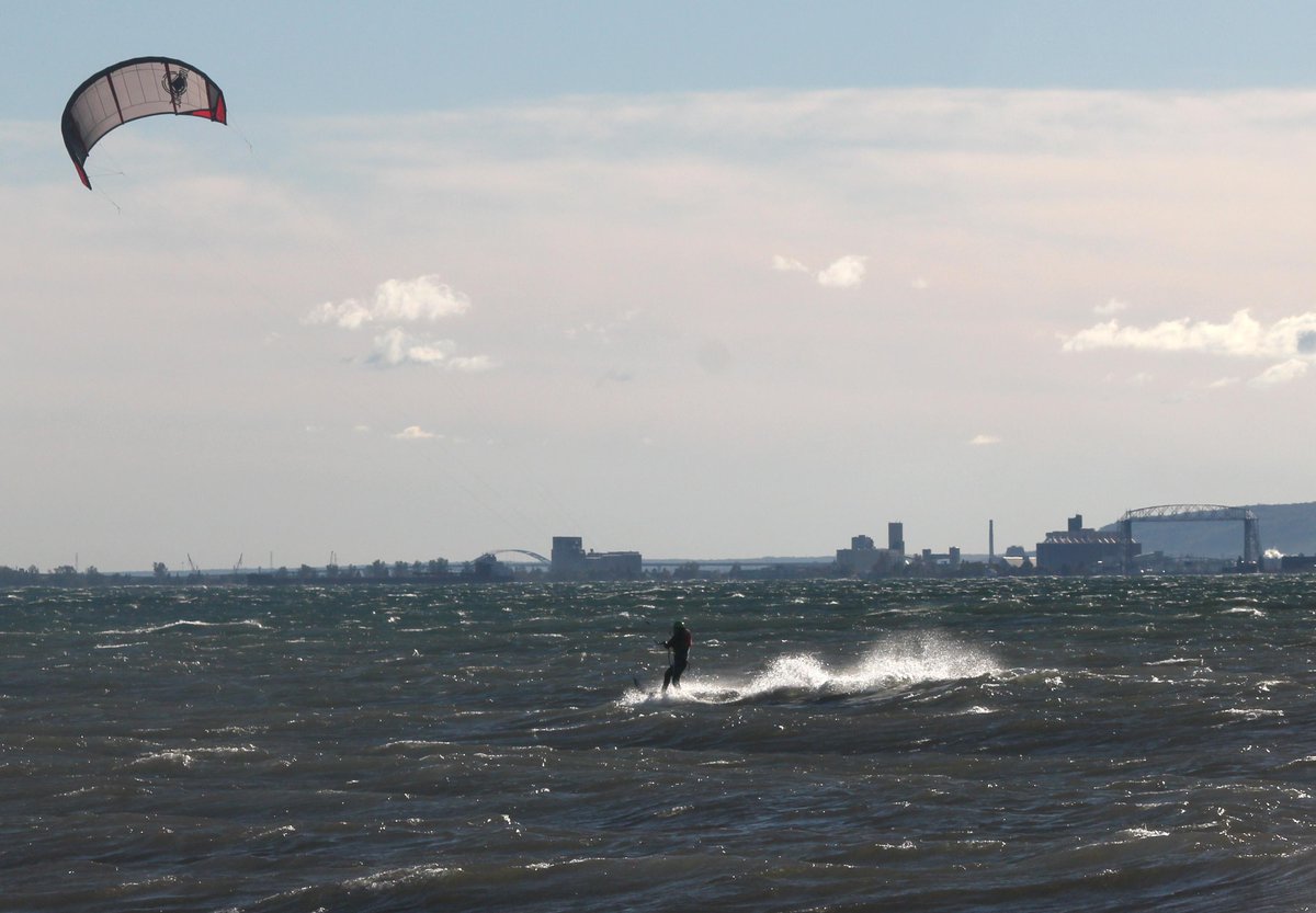 MNAdventure's tweet image. A 43-mile downwinder?! Check out Bryce's Lake Superior kiteboarding journey: mnadventure.com/2015/10/06/43-…