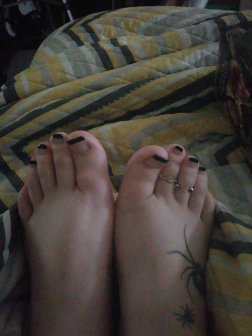 **RETWEET** secret sissy is paying $3/RT &amp; $2/FAV until 2pm IF the game reaches $50 in 10 mins!! Retweet<a href="/tag/findom"class="tags"><span>#findom</span></a>