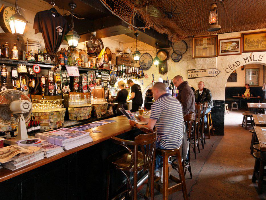 CNTraveler's tweet photo. These are the 30 greatest bars in the world http://t.co/1wq968wPtS #traveltuesday http://t.co/HRByo6Lr56