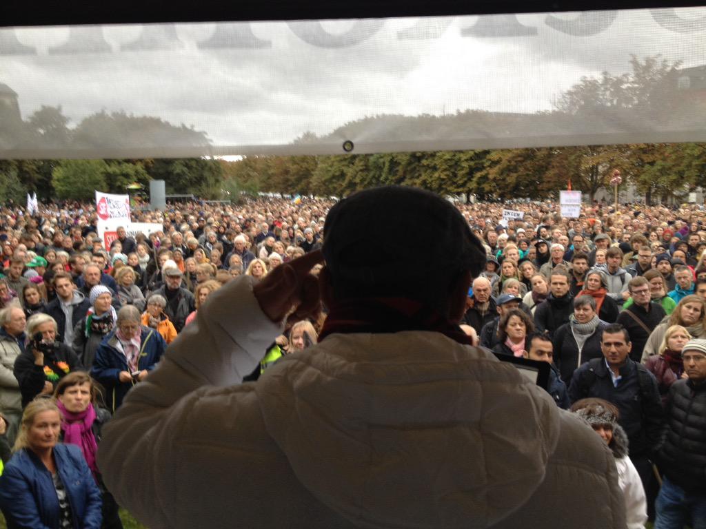 NewTimesDK's tweet photo. #Folkevandring for #flygtninge: http://t.co/tia0GEfEwm
