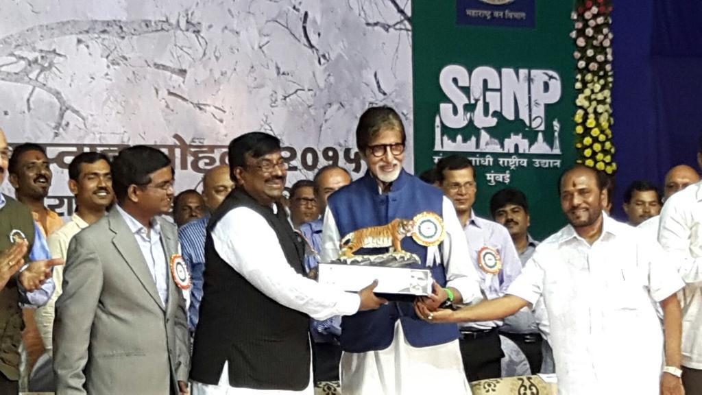 <a href="/SrBachchan/">Amitabh Bachchan</a>, ambassador for #ProjectTiger in #Maharashtra
The ACG team at the #SGNP #WildlifeWeek celebrations.