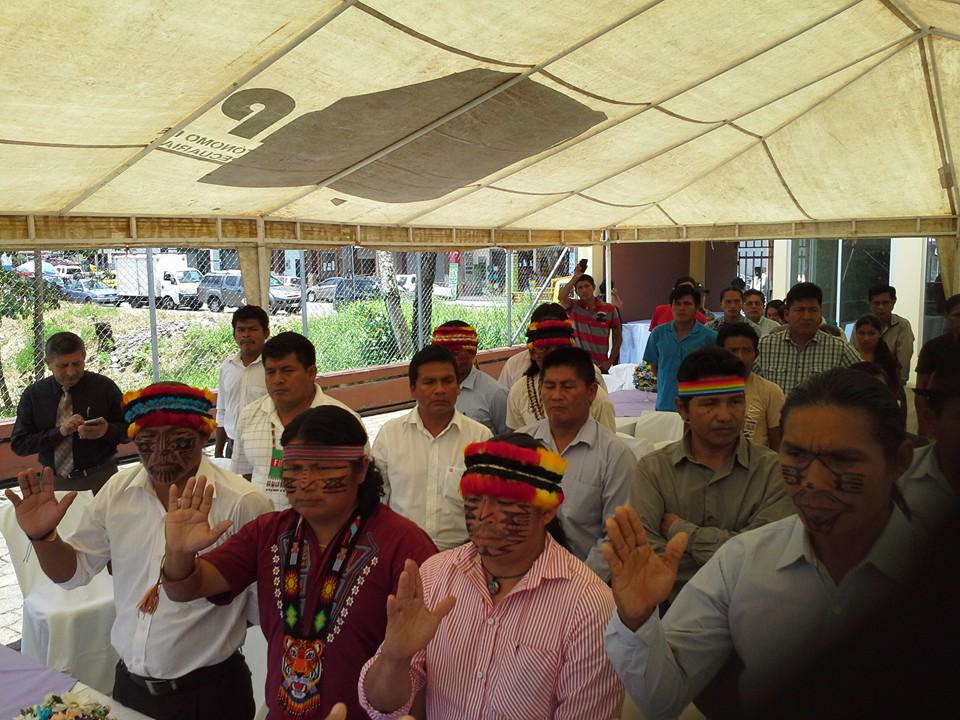 RadioArutamEc's tweet photo. #Puyo #Pastaza acto de posición del nuevo consejo d gobierno de la #NAE @ExpresateMS @RadioArutamEc http://t.co/v7jSFMgiKx