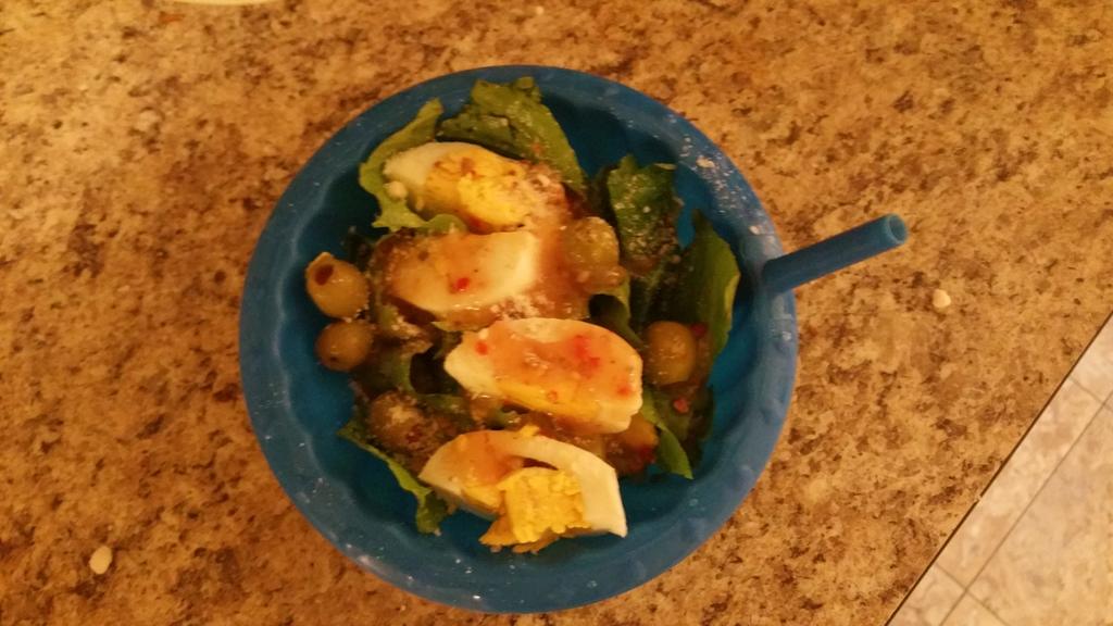 PhillipJarboe's tweet photo. I think I need to do some dishes http://t.co/EZEjPIFz1J