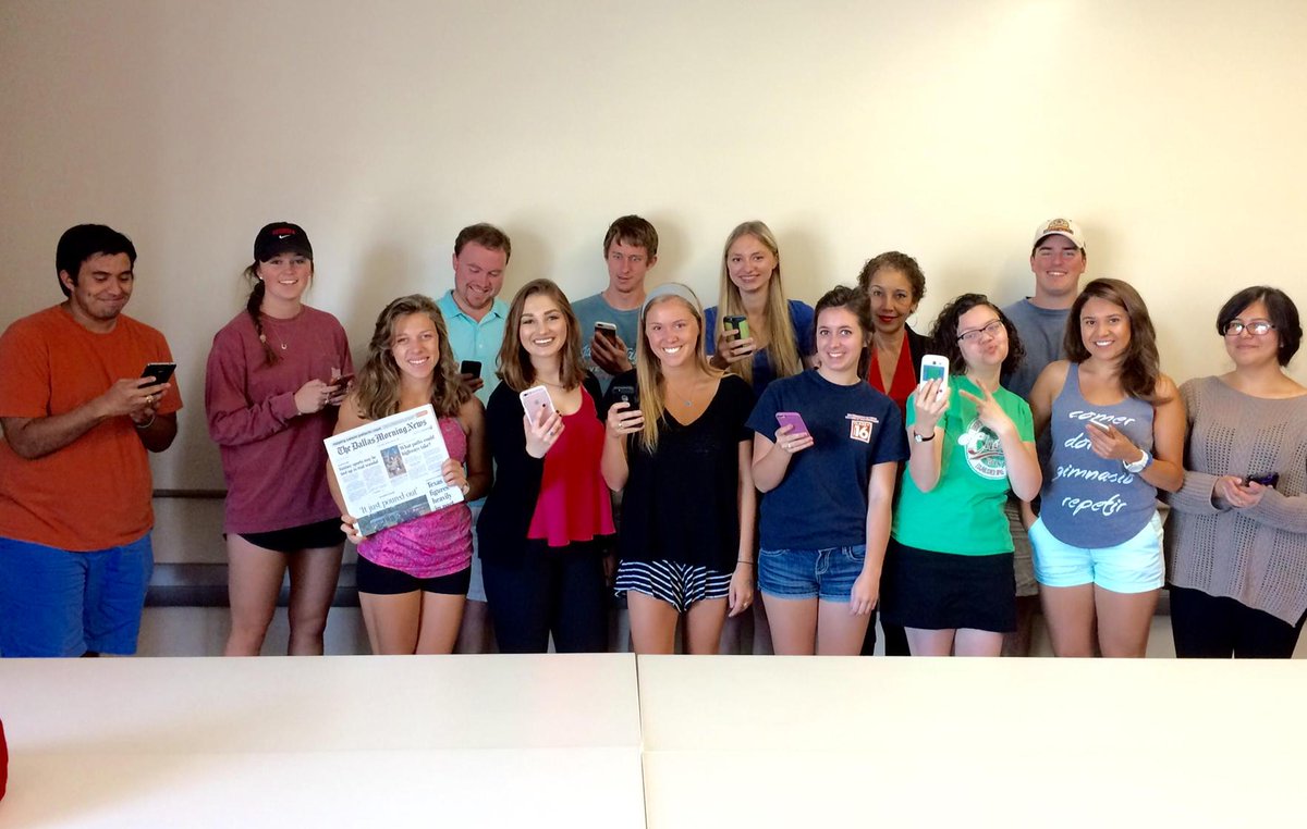 PaulaPoindexter's tweet image. Poindexter's UT-Austin journalism class loves #newsengagementday #reportingut