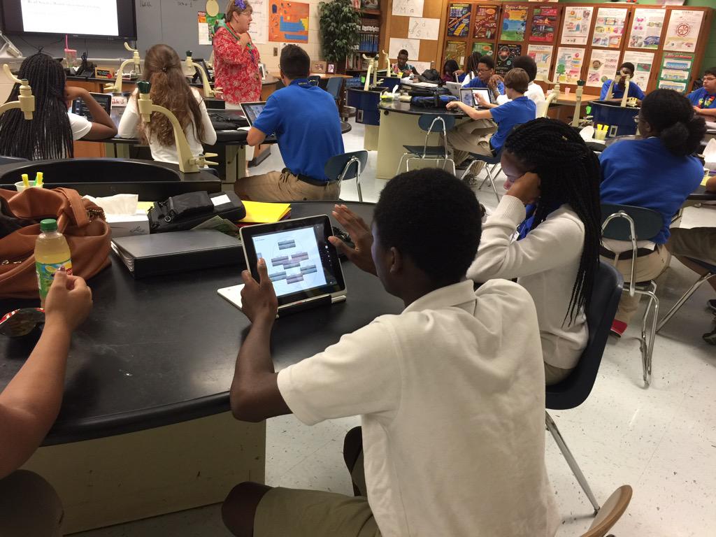 itsjnash's tweet image. Digital learning at Bradwell! #NextLevel