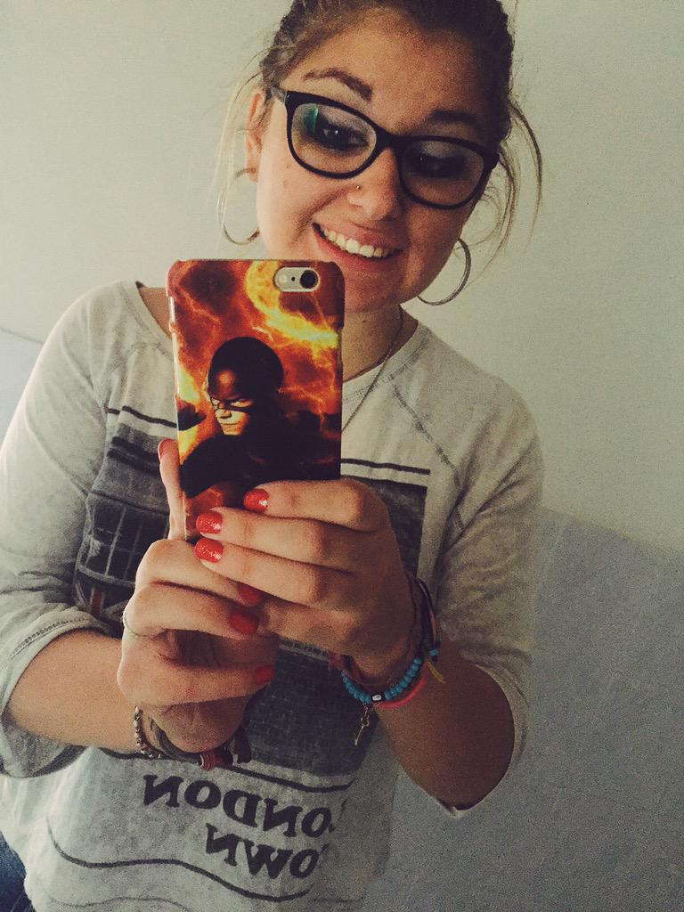 ChandersonLover's tweet photo. @_ZuCcA @DCismyjoy x festeggiare capelli volanti 😂 e #coverflash http://t.co/FdhxIDcJq3
