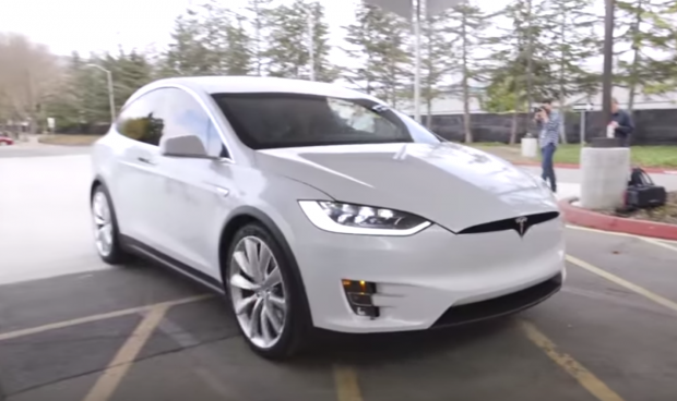 ElectroMobilite's tweet photo. #Tesla Model X – p ... - http://t.co/jYzNctyYjN
#Automobile_Propre, #Tesla_Model_X #Voiture_électrique http://t.co/i0VHi20vic