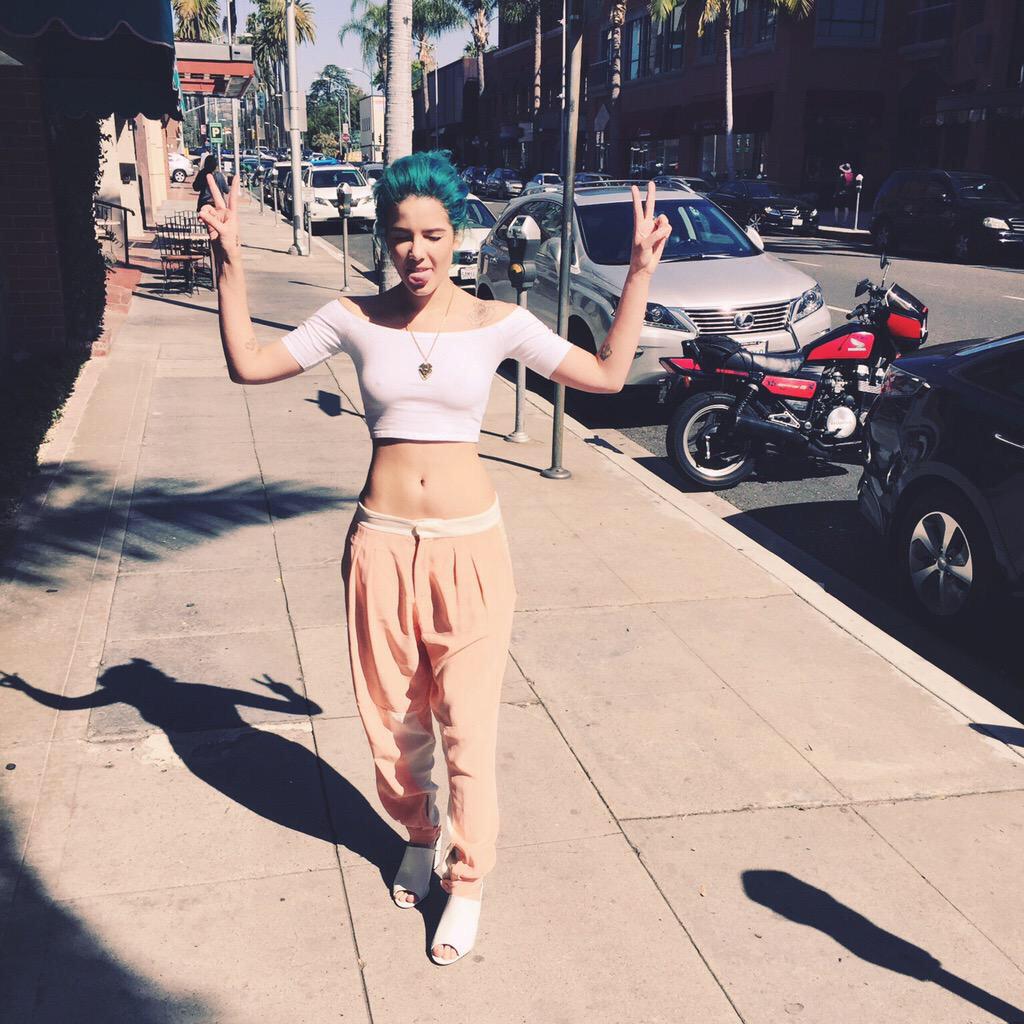 low quality halsey (@bestofhaisey) on Twitter photo 