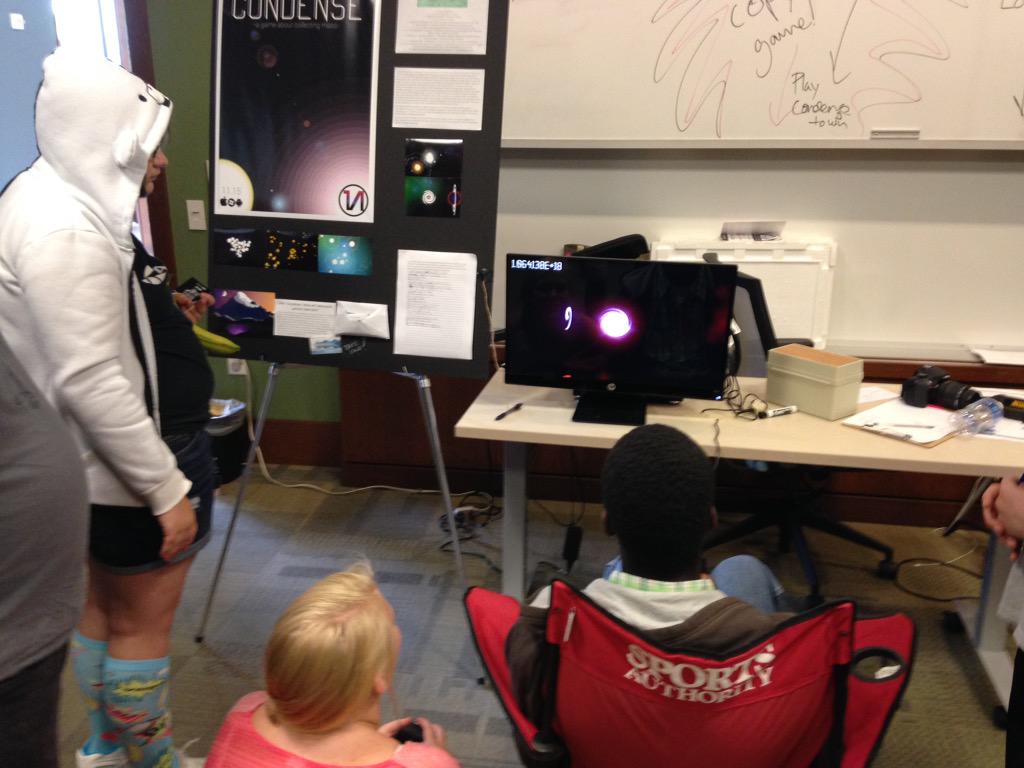 valenceonegames's tweet photo. #tbt to @PixelpopFest 2015! Had a good time showcasing Condense! #indiegame #indiegame #gamedev http://t.co/3NhAkPiwpZ