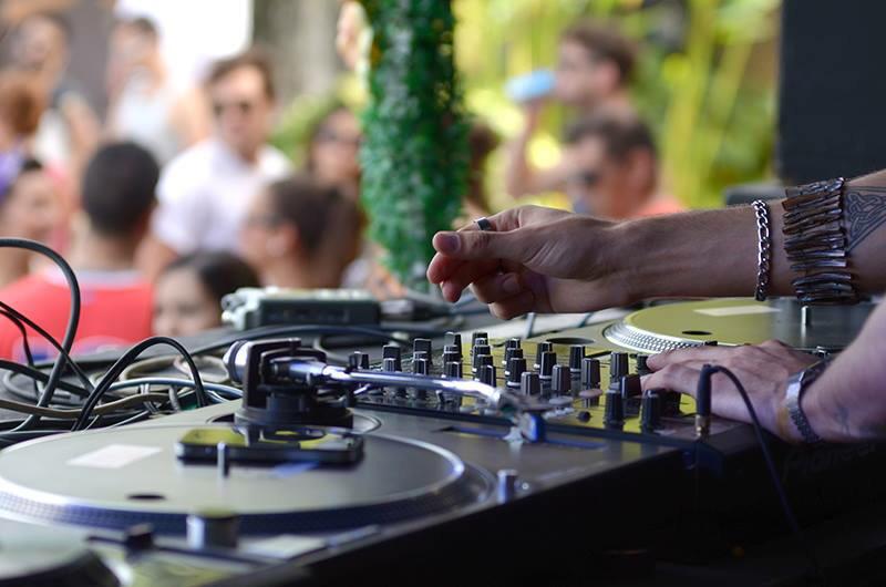 pmopenair's tweet photo. Se viene la nueva temporada de PM OPEN AIR 🌴🎶💃🏾 #bienpiola http://t.co/Q7t5TPnMtj