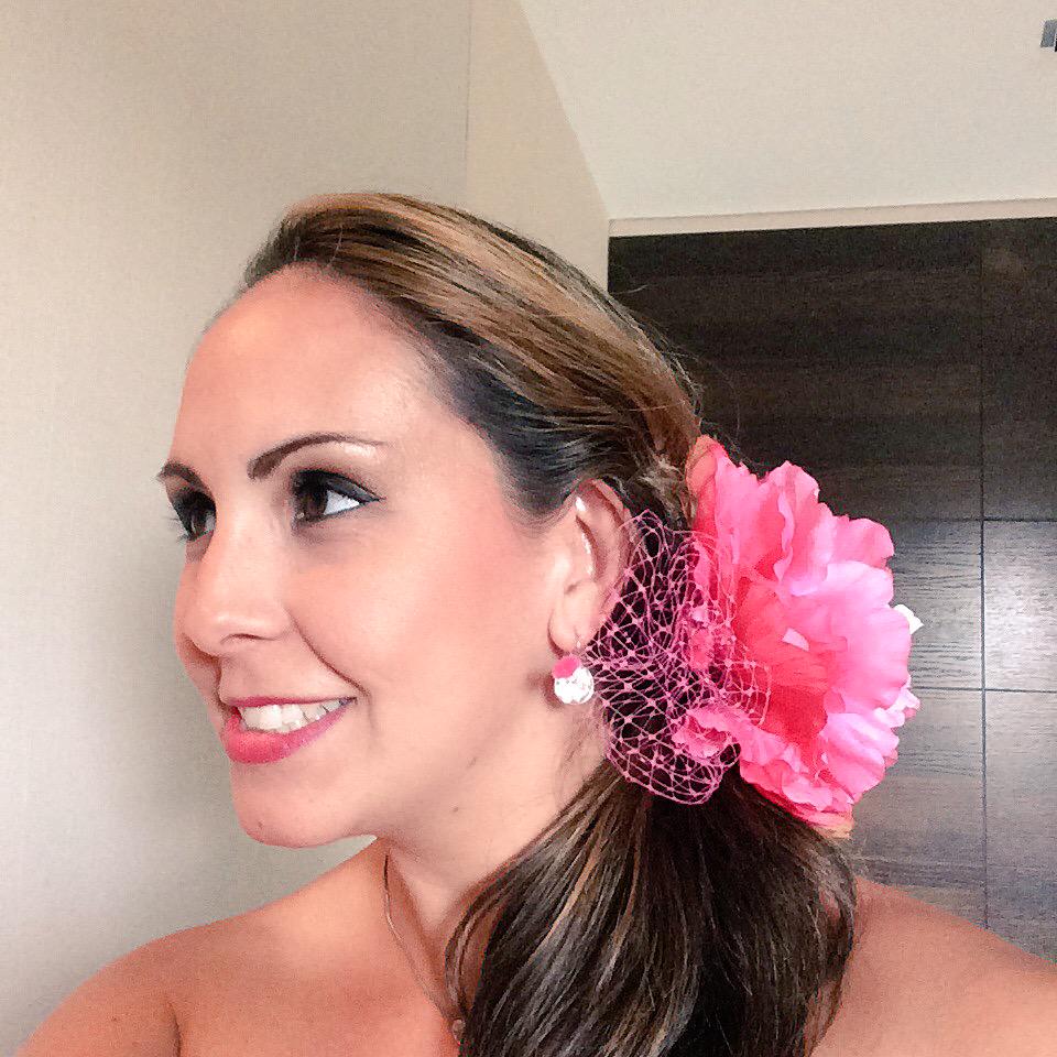 WorldTravelFeet's tweet photo. En mi reciente viaje a Madrid fui a una boda y usé un tocado de @zagaramx ¡Apoyemos el diseño nacional! #MexStyle http://t.co/EbCwXspmlm