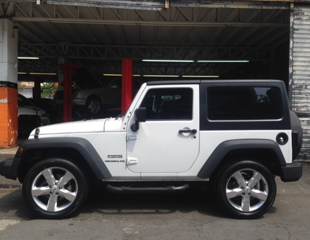 ColonialRacing's tweet image. Wrangler com aro 20" #colonialracing #jeep #yokohama WhatsApp (11)95520-5600 Veja mais em colonialstore.com