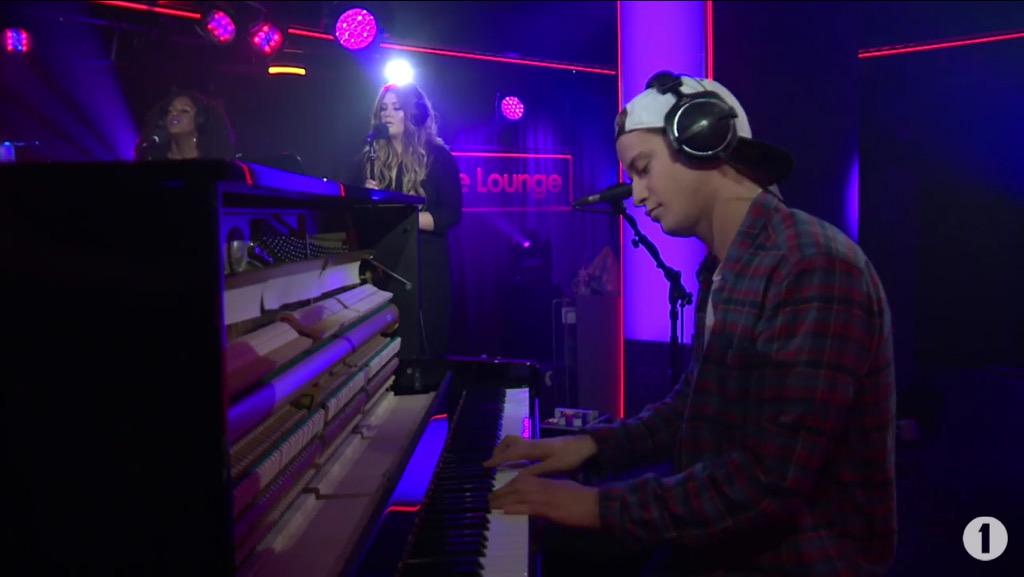 SoundGlee's tweet image. Kygo and Ella Henderson perform an amazing cover of Taylor Swift's 'Wildest Dreams' 🎹🎤 fb.com/SoundGlee/post…