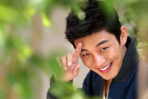 Happy Birthday, Yoo Ah In! 