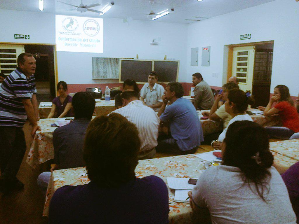 mariluleverberg's tweet photo. Capacitación Sindical @udpm_misiones #LiquidaciónHaberes A.Musial-Gladis De Amaral-Montejano. EscNº 239 #SANTARITA http://t.co/zgxHpMwiGV