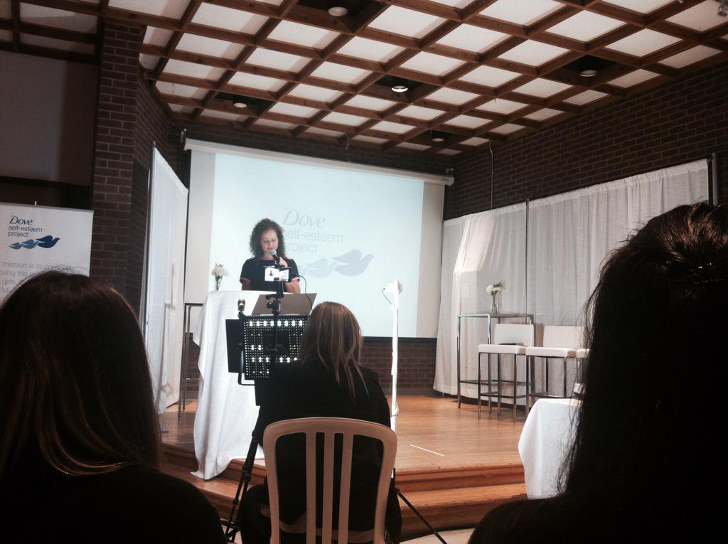 Chatelaine_Qc's tweet image. "Les filles peuvent faire partie des changements du monde!" #SelfEsteemProject #confiance @DoveCanada