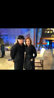 sonsoniquete's tweet photo. MT:@katiecouric thankyou bringing out the best in me.R @Indiegogo @IndiegogoFilm @indiegogoUK @IndiegogoCA #LoveWins http://t.co/AaLVfBatS6