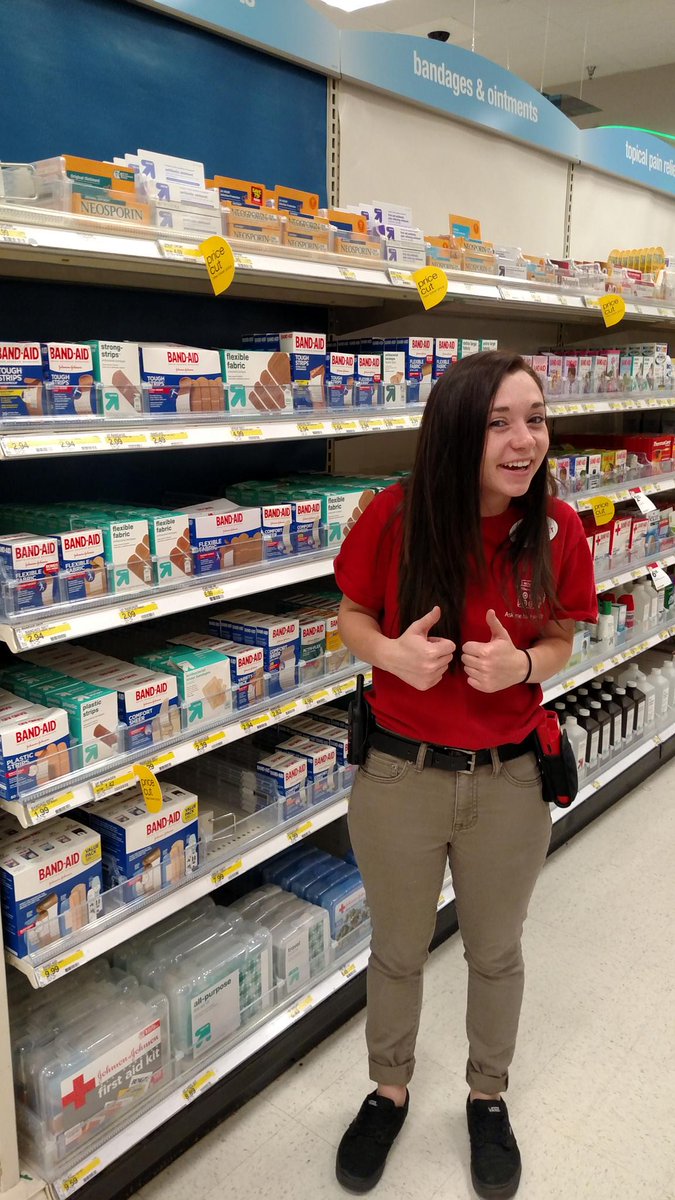 HaileyDBoling's tweet image. Emilys healthcare 4 x 4 is on point! #youmaketarget #fourbyfourbeatiful @Schreibi_Knight @OneEyedLance
