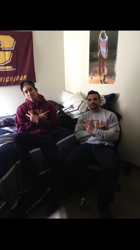 madera_shane's tweet photo. Vatos locos! Haha brothers fo life! @Dannyo_0Saldana http://t.co/4QA0uTtokF