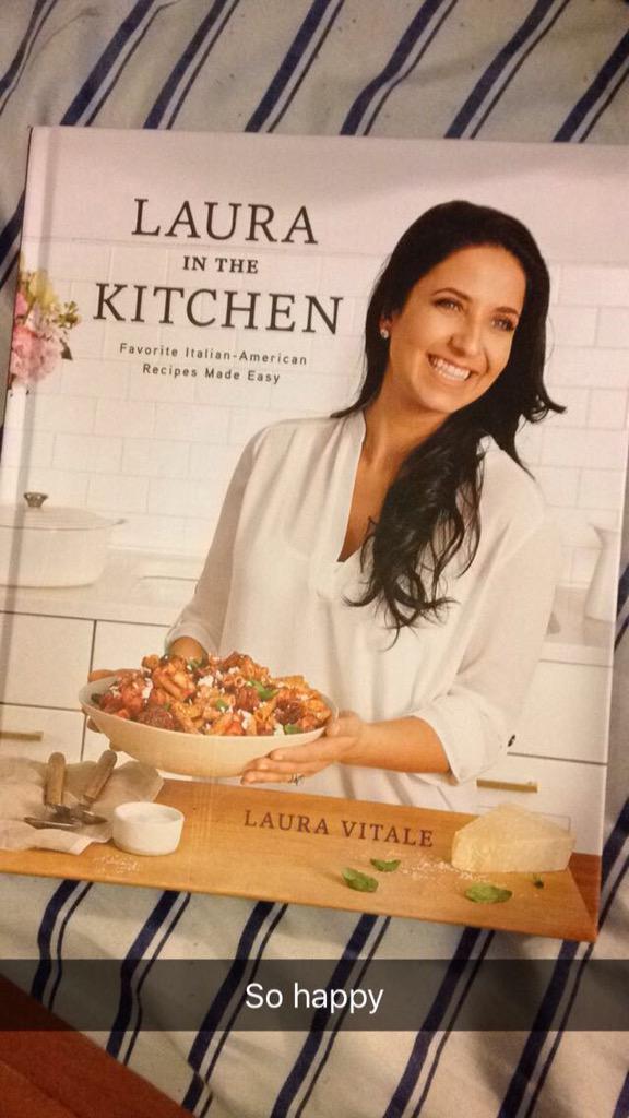 AshiMishra02's tweet photo. OMG @LaurasKitchen OMG OMG SO EXCITED. You are so beautiful ma!!! 😘😘😘😘😘😘 http://t.co/Rbqox0QSkY