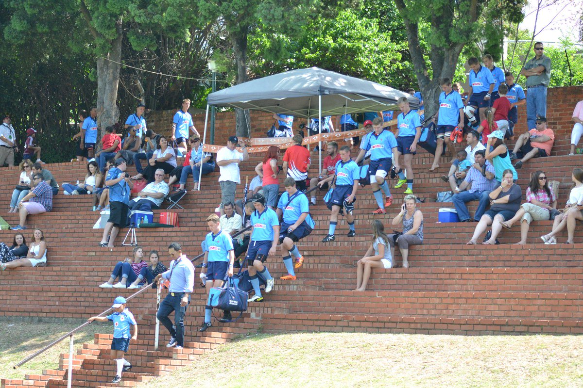 Antonhdutoit's tweet photo. u/15 Blue Bulls #IPT2015 @BreytonPaulse leading the team out@BlueBullsRugby @BBRugbyUnion @BBHighschools@SchoolRugby http://t.co/mt7frYzILD