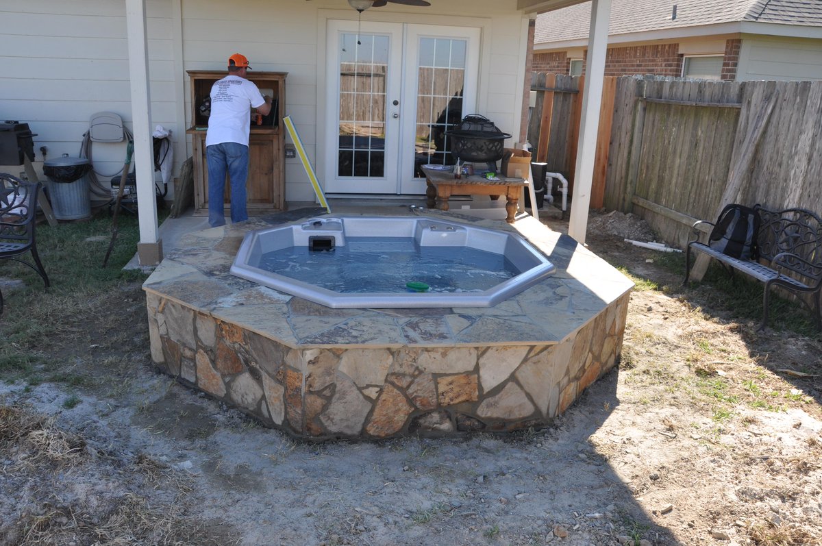 HotTubsOfKaty's tweet photo. Custom Inground finishing right now in Katy @HotTubsOfKaty #HOTTUBSOFKATY #CUSTOMSPA #INGROUNDSPA http://t.co/Q1SaAln5mO