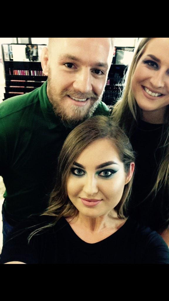 ruth_bergin's tweet photo. @TheNotoriousMMA met inglots number one fan today! Absolute Gent 🙌🏻 ❤️ thanks for the pics! http://t.co/dvDuQRH3jg
