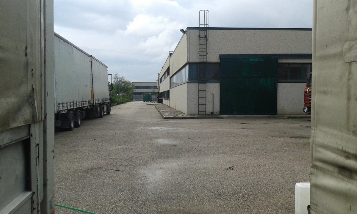 SpaceTrans's tweet image. @terminalcampania gestione delle scorte in magazzino info:aagreenexspress@gmail.com Tel 08241921870 cell.33382509593