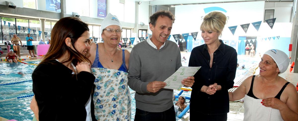 gkatopodis's tweet photo. En el Natatorio Municipal de J.L Suárez con @rabolinikarina, q siempre nos visita con un sentido d compromiso social. http://t.co/tZreBtKNid