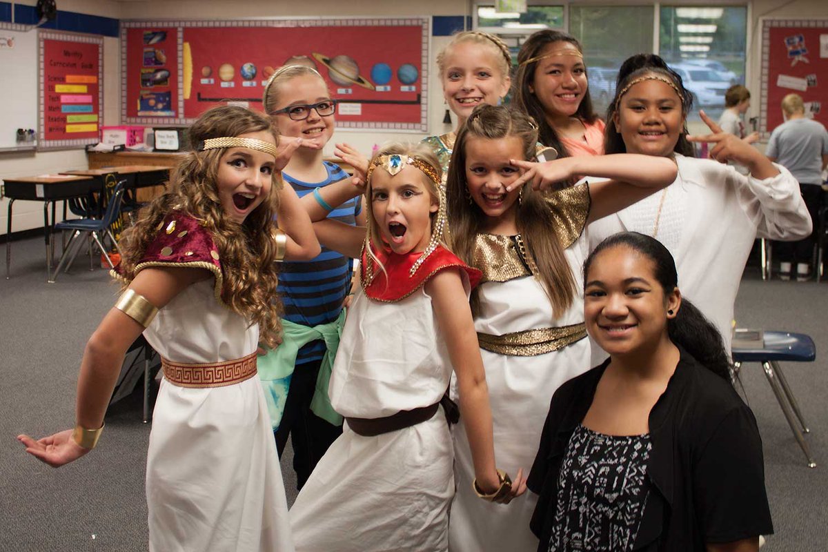 ProvoCitySD's tweet photo. In a festive array of gold sequins, sixth graders at Rock Canyon Elementary celebrated Egypt Day on Friday. http://t.co/PFv2w1LTLv