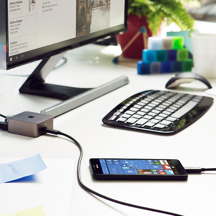 TechDiscussion1's tweet photo. Lumia 950 XL with 5.7 inch QHD display and Windows Hello announced at $649: http://t.co/X7Xvj7d8x4 #Lumia950XL http://t.co/49hQ0t6ao4