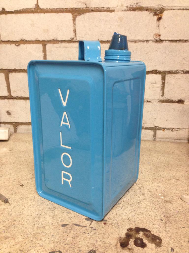 MirrorMetal's tweet photo. Petrol can restoration we completed for a customer #valor #paint #custompaint #restoration #knottingley http://t.co/nyMrOWxSEe