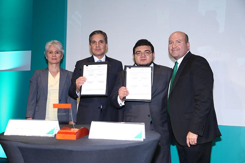 CANIETI's tweet photo. CANIETI y Tecnológico Nacional de México firman convenio de colaboración en la Convención Nacional #CANIETI2015 http://t.co/E1bc6mtQzk
