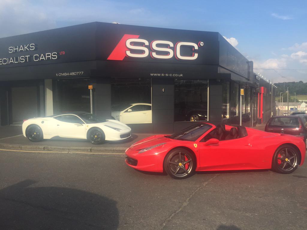 shakssc's tweet photo. 2 lovely 458's http://t.co/77PeDCobks