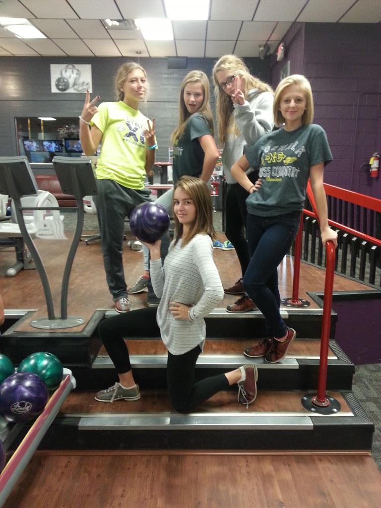 WarriorRunning's tweet photo. Team Bowling the Warrior Runner style! #BeAWarrior #TrinityWins #KallieBeatCoach 🎳 http://t.co/GYvnlo1BJH