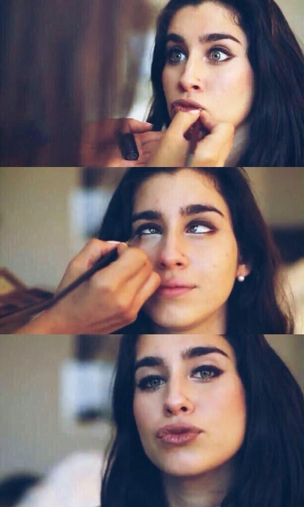 khardi27's tweet photo. @halloauren A votar como buenas esclavas #MTVFANWARSHarmonizers http://t.co/fgd7H9kjGL