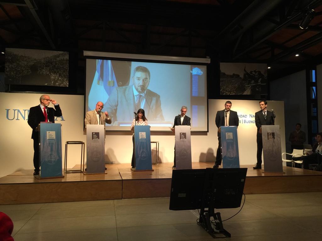 ValeriaArata's tweet photo. #JuninDebateEnLaUNNOBA @mariomeoni El cambio no es la propuesta. Las propuestas son el cambio #SeTratadeJunin http://t.co/UgD8JKLdqP