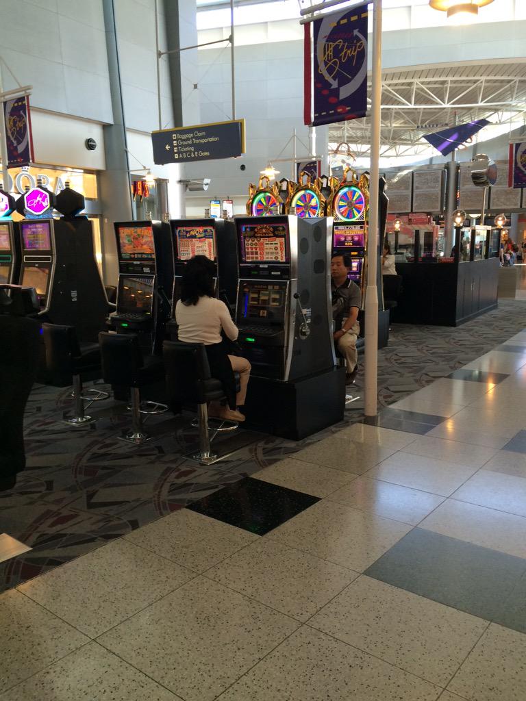 betlem's tweet image. Luchthaven Vegas ... klaar voor #aws15