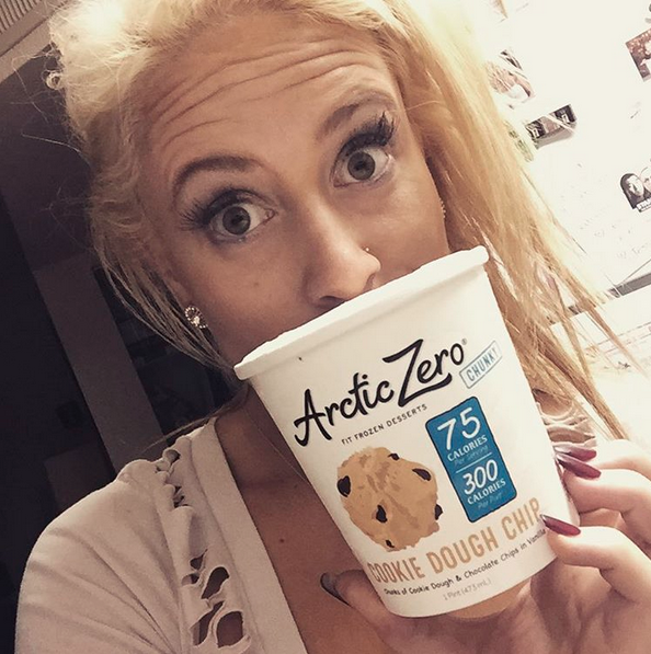 MyArcticZero's tweet photo. RT @FitWrapMom: Ok friends have you tried @MyArcticZero #fitfrozendessert umm I may be obsessed after my first bite http://t.co/vYYkW8ugDn