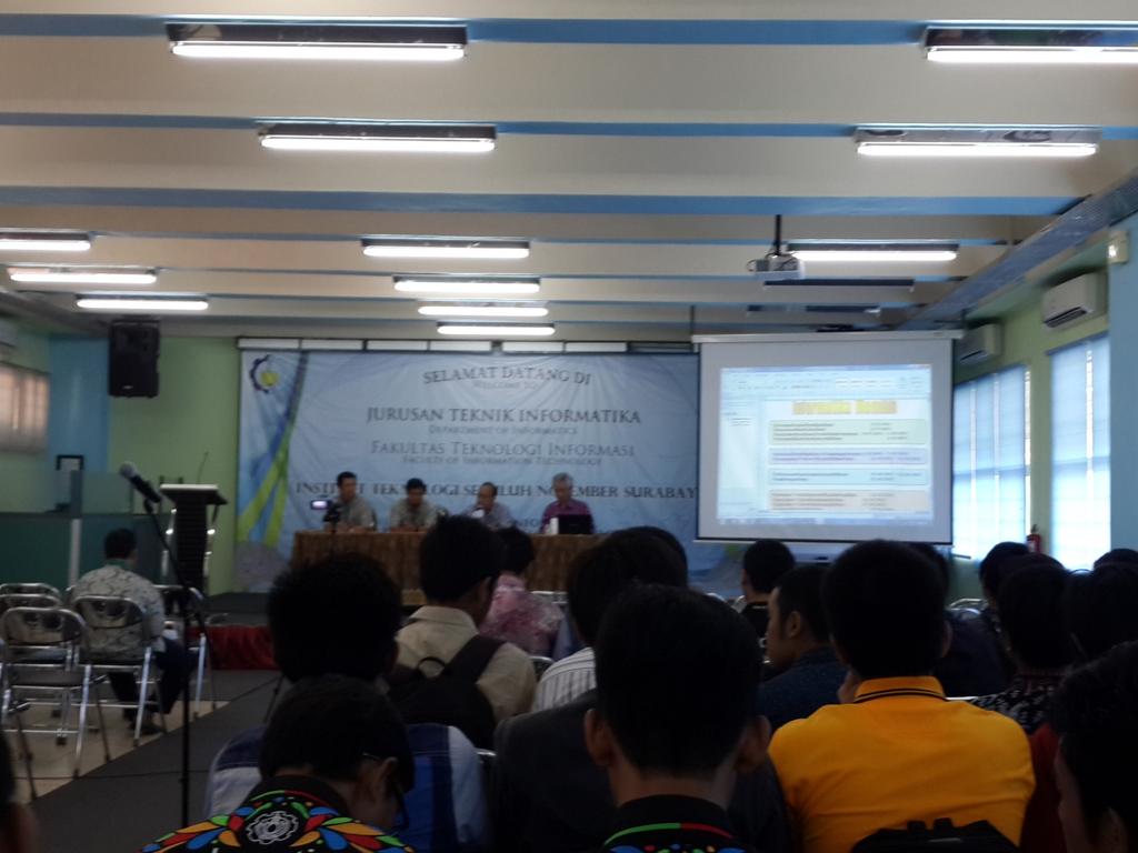 hmtc_its's tweet photo. Saat ini sedang berlangsung sosialisasi dan pengenalan calon Ketua Jurusan Teknik Informatika ITS #ITSSurabaya http://t.co/nrqyCfItZJ