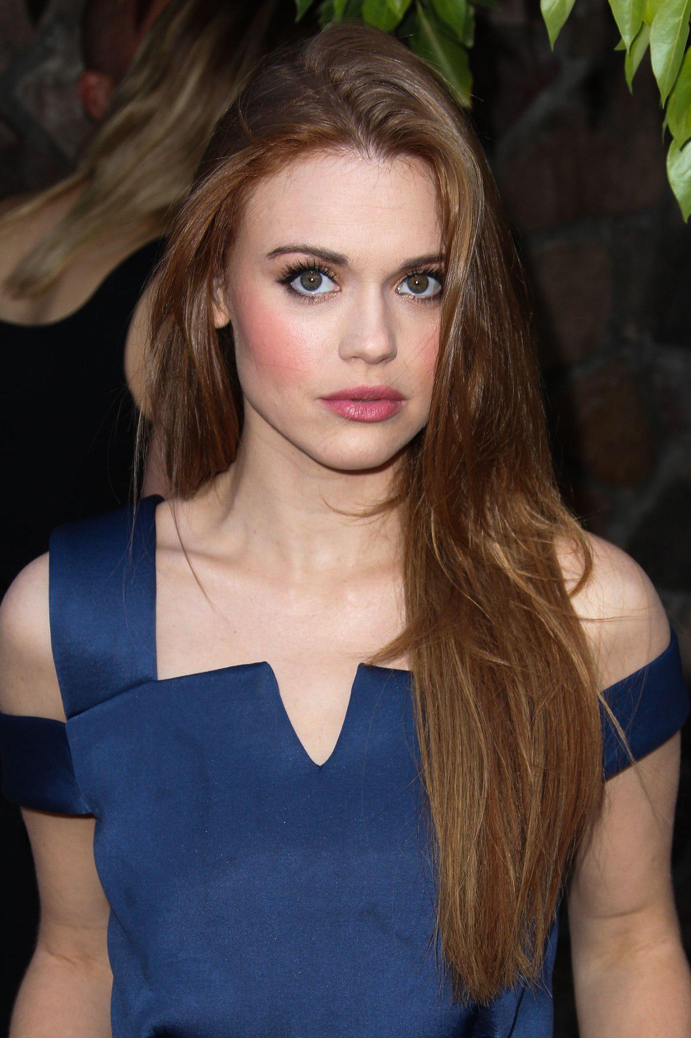  HAPPY 28TH BIRTHDAY HOLLAND RODEN ! I love you so much!              
