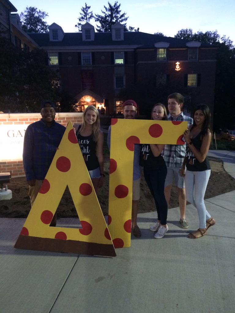 DKE_DeltaPsi's tweet photo. Really enjoyed ourselves at @DeltaGamma_IU's philanthropy event. What a great cause. http://t.co/OGY67HatWb