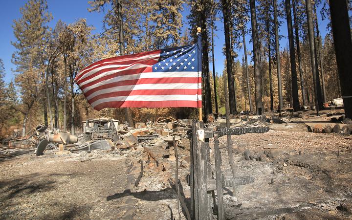 76,067 acre #ValleyFire contained. Rebuilding and recovery the next crucial steps. <a href="/kentphotos/">Kent Porter</a> <a href="/CAL_FIRE/">CAL FIRE</a> #America