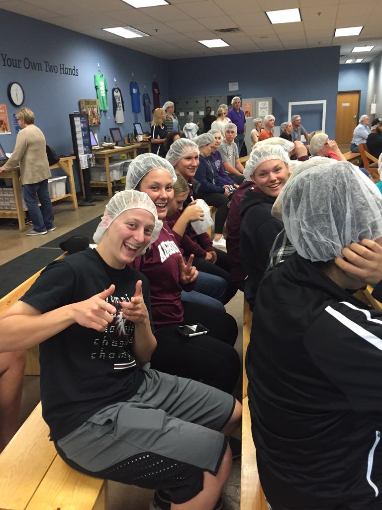 auggiesoftball's tweet photo. Team volunteering at Feed My Starving Children tonight! Packed 17 boxes and enjoyed every minute! http://t.co/9w9yaa4FnM