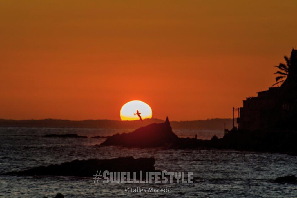 swell_lifestyle's tweet photo. Por do Sol no Rio Vermelho, em Salvador Bahia.
#SwellLifeStyle #RioVermelho #Ssa #Sunset #Fototallesmacedo #Axé #Sol http://t.co/frpqfQfBJI