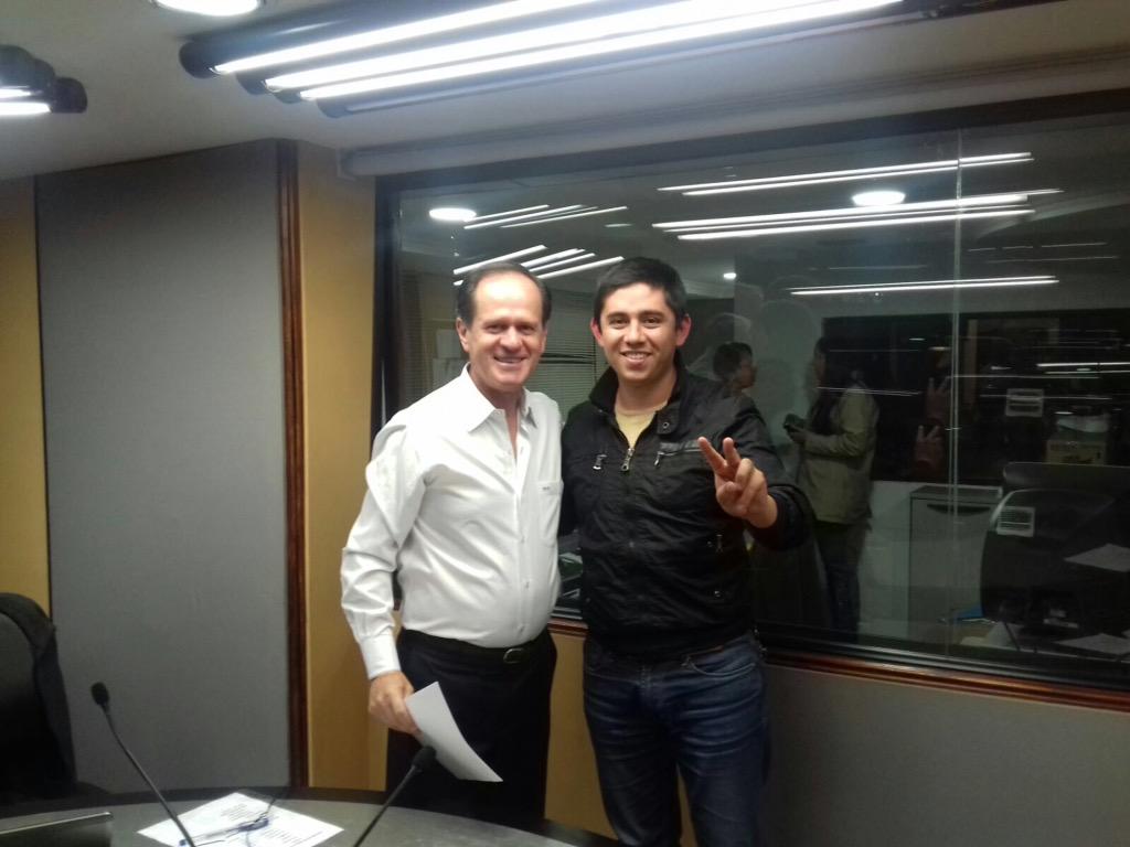 JPAISNacional's tweet photo. .@JorEcuador explica los resultados #ELAP2015 @AndresCarrion2 @radioquitoec http://t.co/2j3lE6rNC4