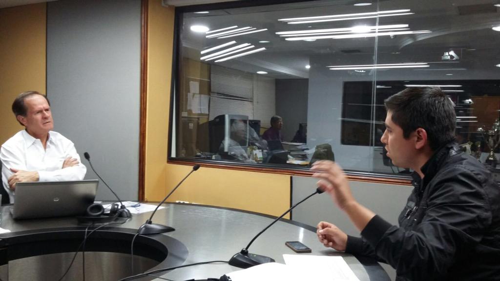 JPAISNacional's tweet photo. .@JorEcuador explica los resultados #ELAP2015 @AndresCarrion2 @radioquitoec http://t.co/2j3lE6rNC4